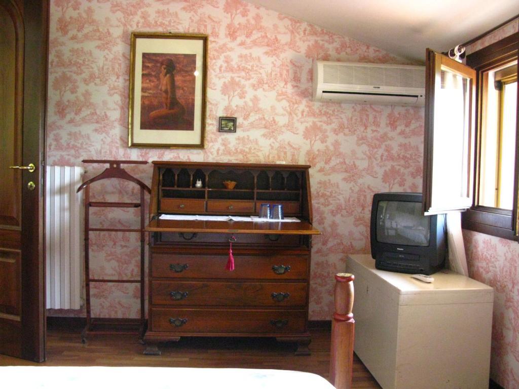 B&B Dora E Flavio Country Rooms Montegrotto Terme Bilik gambar